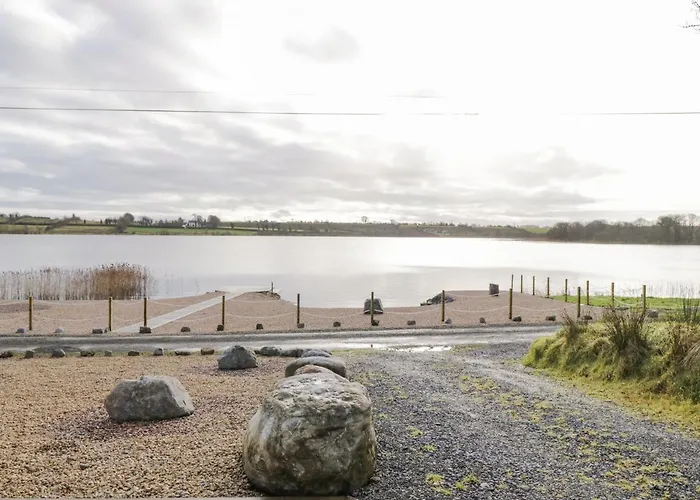 The Water's Edge * Cavetown