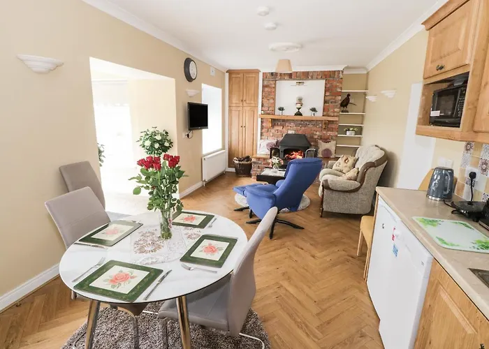 The Water's Edge * Cavetown